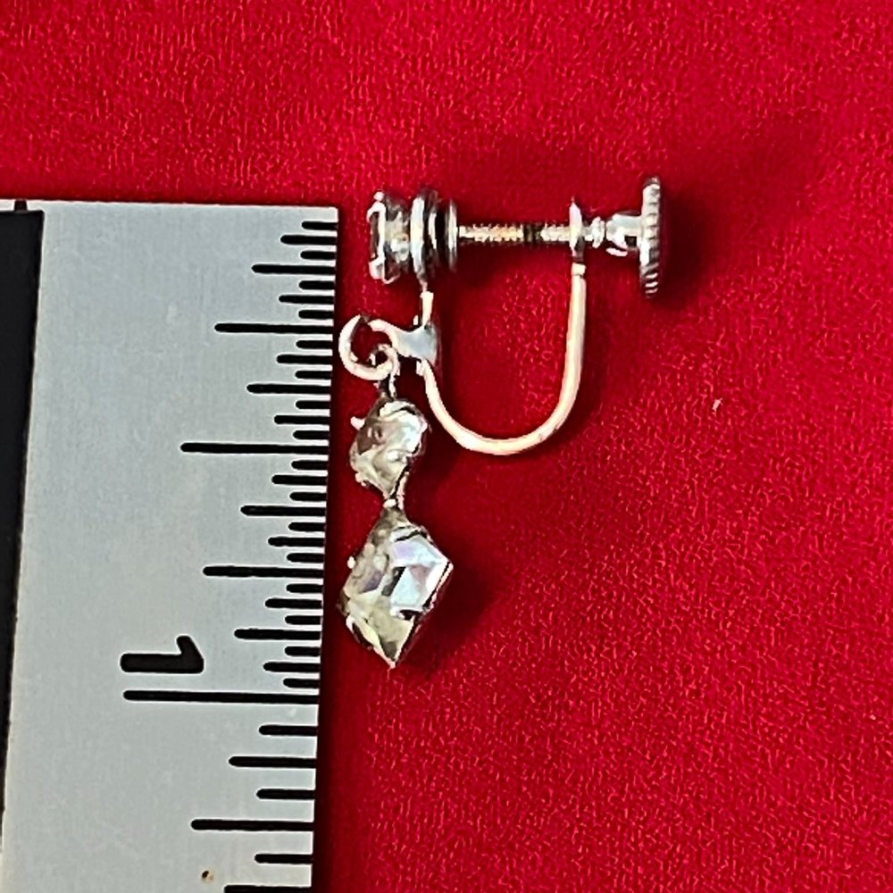 Vintage Screw Back Earrings - Picture 7 of 7